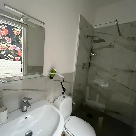 Infinityrooms Guest house